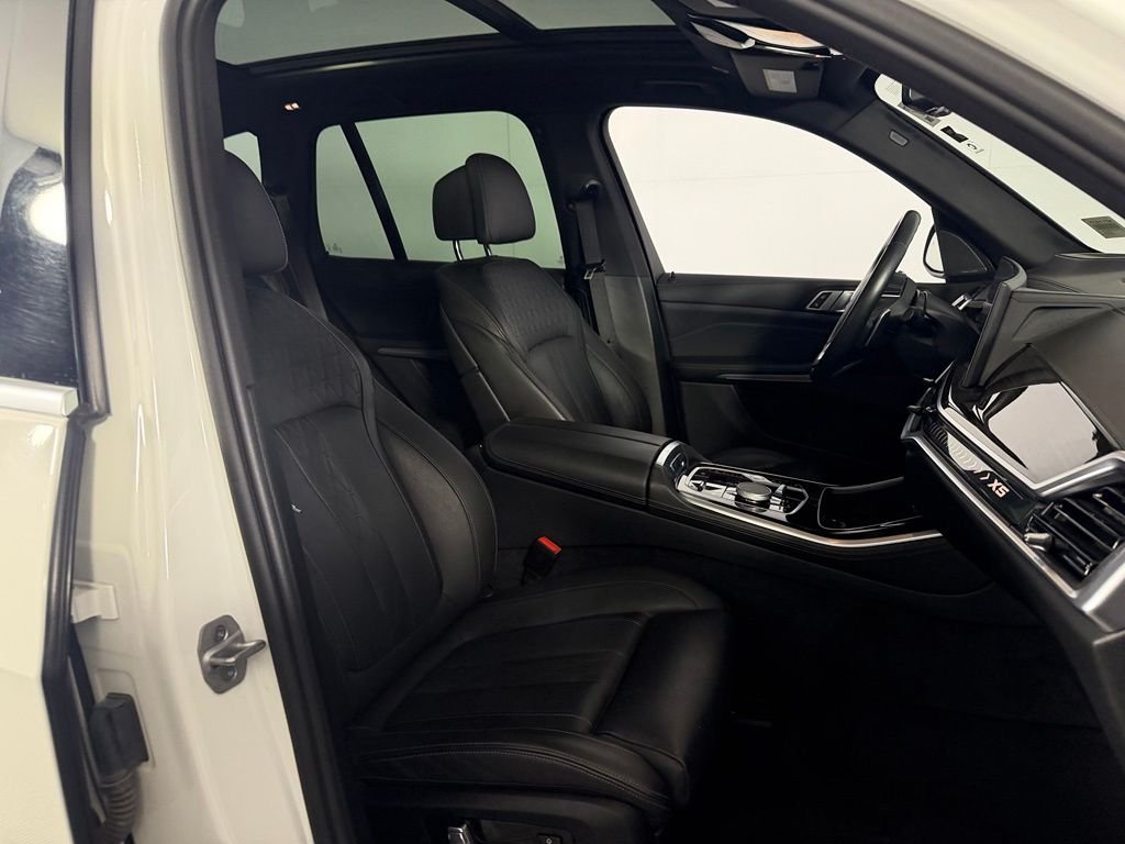 Certified Used 2025 White BMW xDrive50e image 33