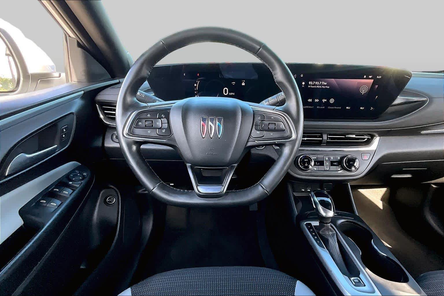 Used 2024 White Frost Tricoat Buick Preferred image 6