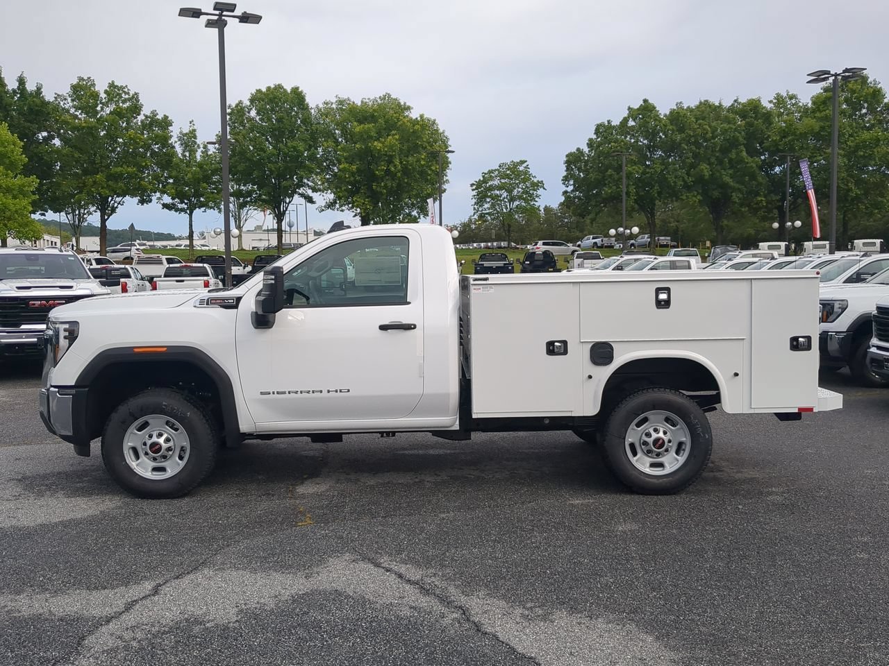 New 2026 Summit White GMC Pro image 5