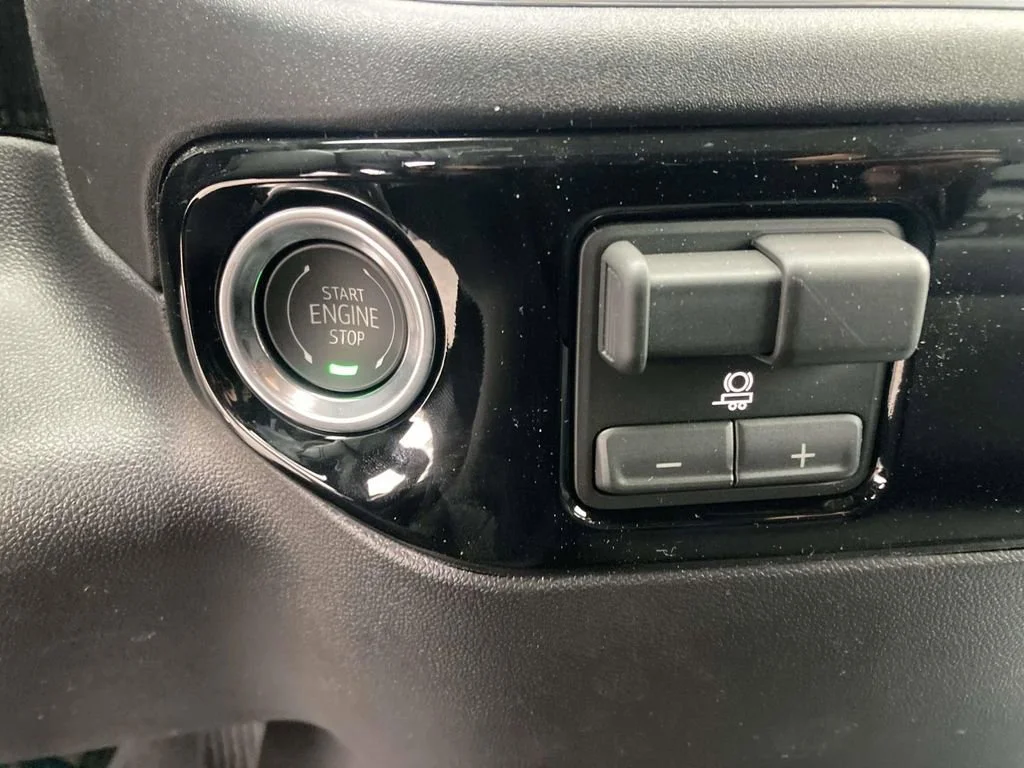 New 2026 Onyx Black GMC SLE image 21