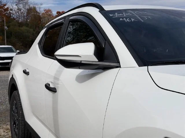 Used 2023 White Hyundai SEL image 11
