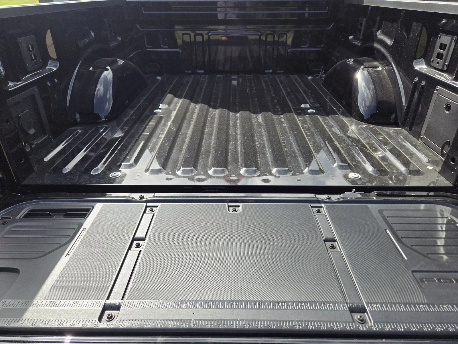 New 2026 Agate Black Metallic Ford XLT image 20