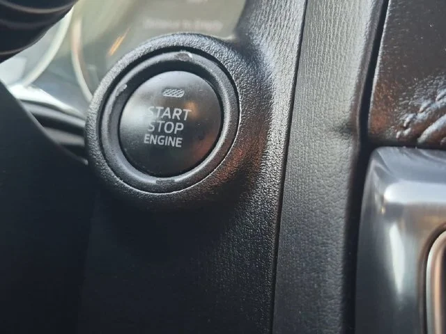 Used 2016 White Mazda Grand Touring image 27