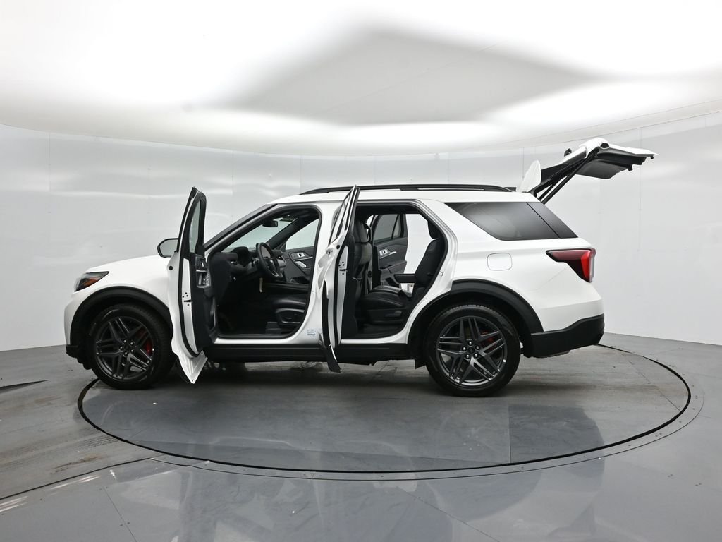 New 2026 Star White Metallic Tri-Coat Ford ST image 37