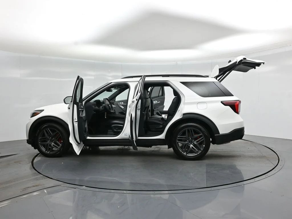 New 2026 Star White Metallic Tri-Coat Ford ST image 37