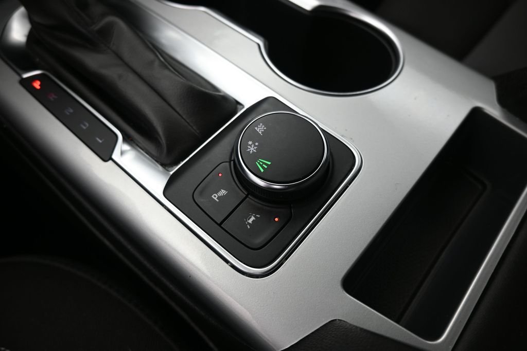 Used 2024 Gray Chevrolet LT image 9