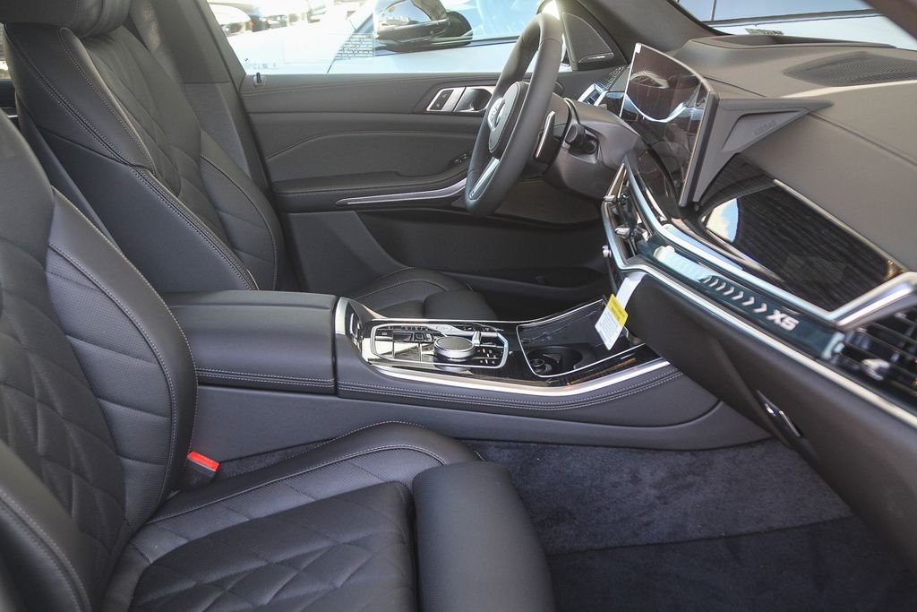 New 2026 Black Sapphire Metallic BMW sDrive40i image 13