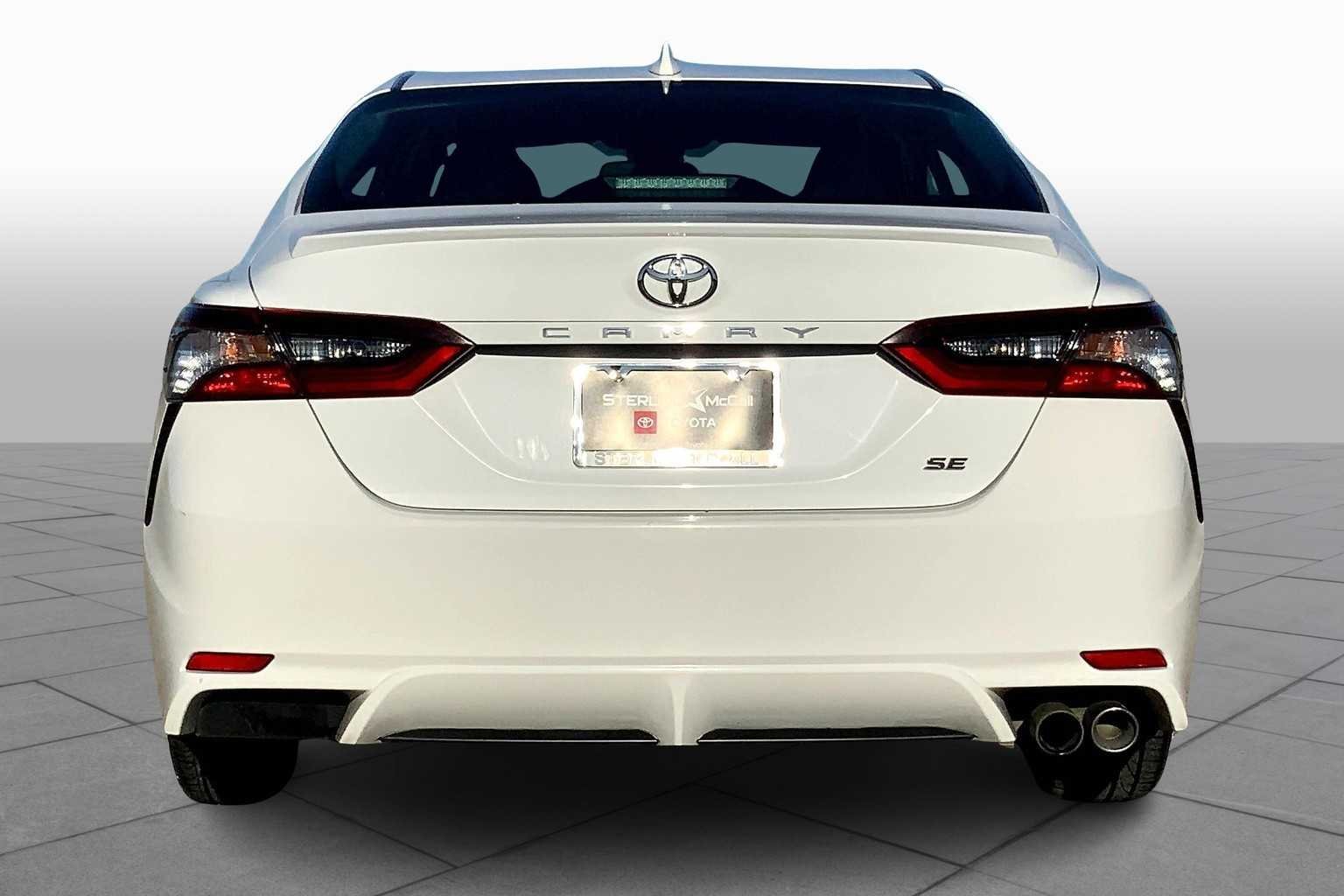 Used 2022 White Toyota SE image 5