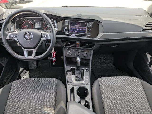 Used 2019 Platinum Gray Metallic Volkswagen 1.4T SE image 15