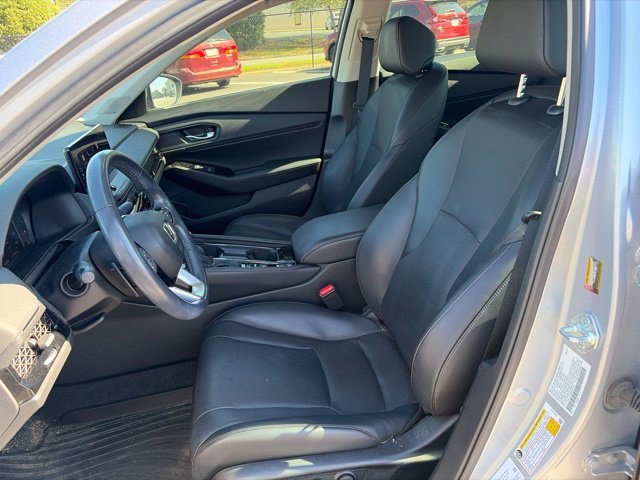 Used 2023 Lunar Silver Metallic Honda Touring image 14