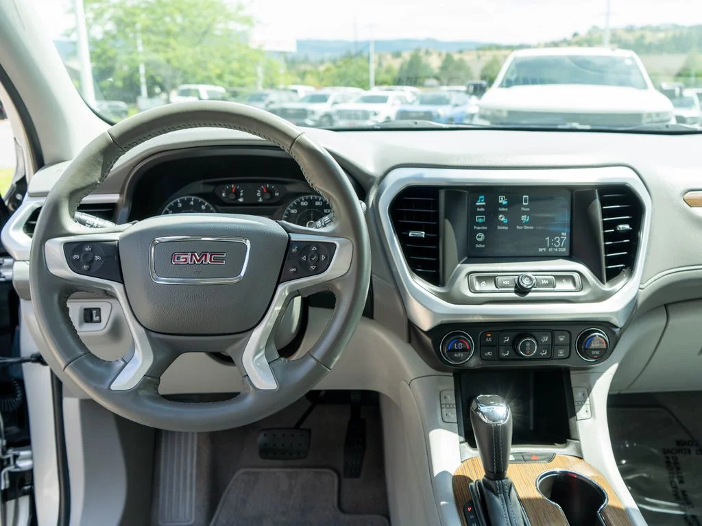 Used 2018 Silver GMC SLE-2 image 15