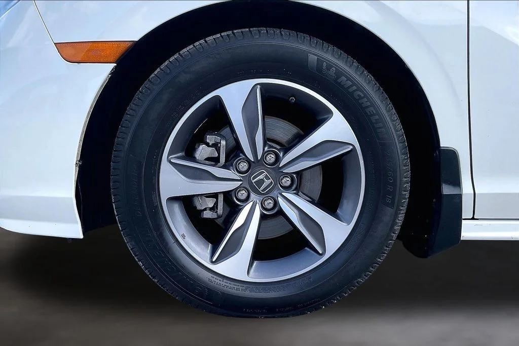 Used 2019 White Honda Touring image 34