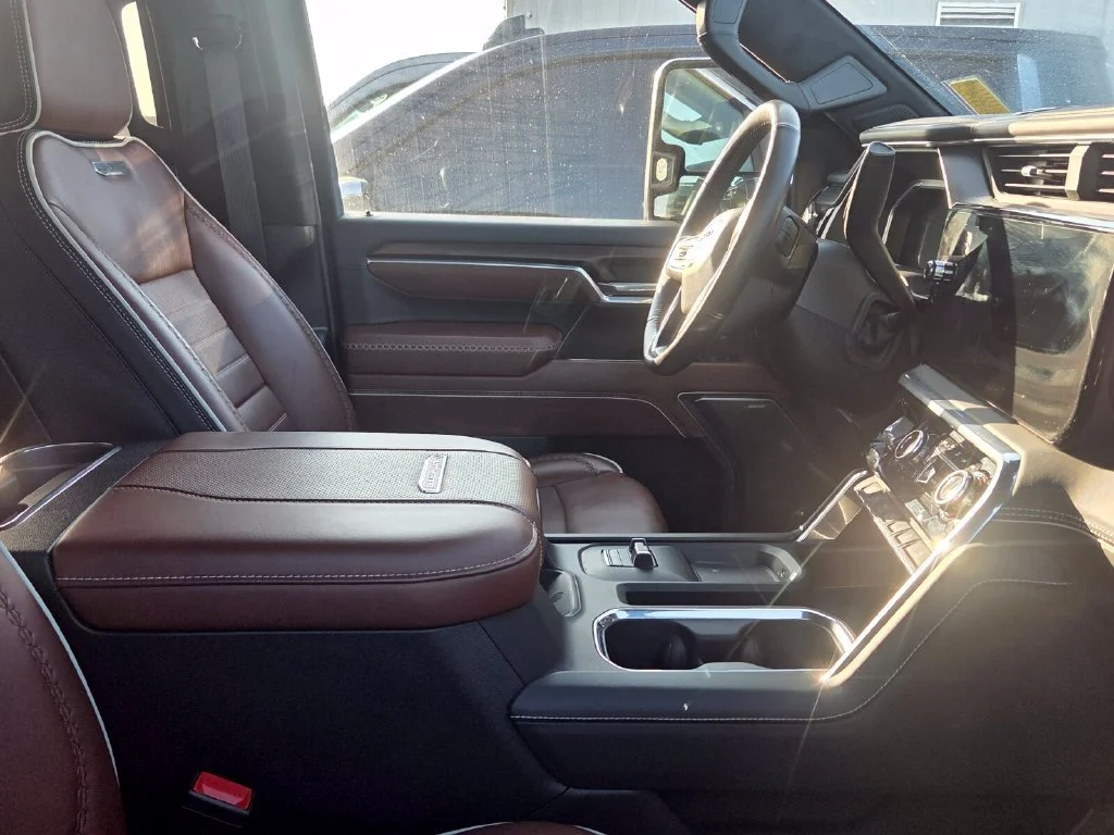 Used 2026 Onyx Black GMC Denali Ultimate image 8