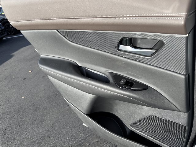 New 2026 Aurora Blue Pearl Metallic / Super Black Two-tone Nissan Platinum image 14