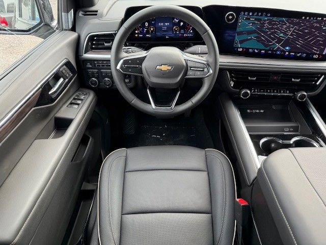 2025 Chevrolet Suburban Premier - Photo 25