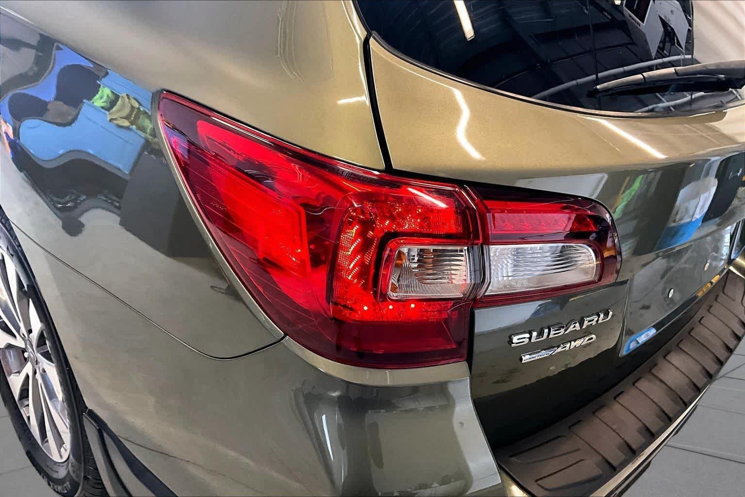Used 2018 Wilderness Green Metallic Subaru Touring image 28