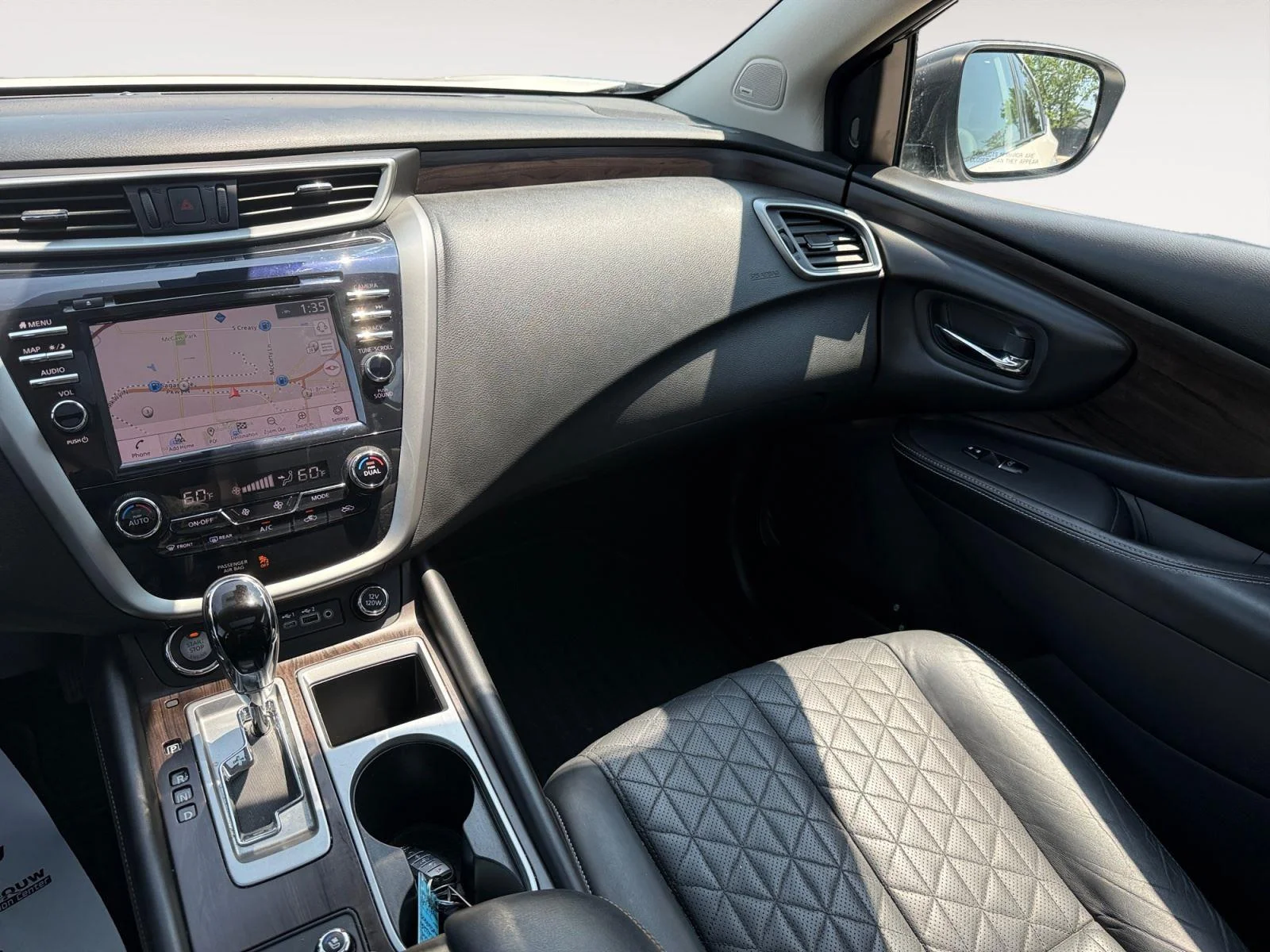 Used 2022 WHIE Nissan Platinum image 12