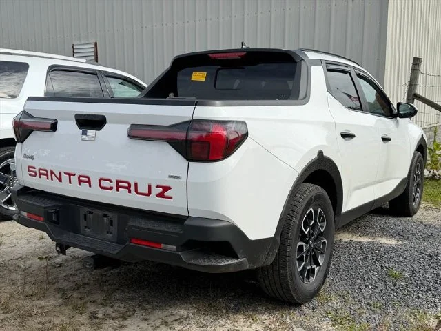 Used 2023 White Hyundai SEL image 14