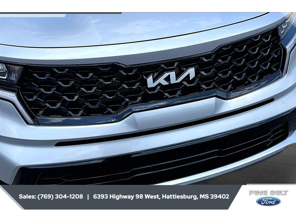 Used 2022 Sparkling Silver Kia S image 22