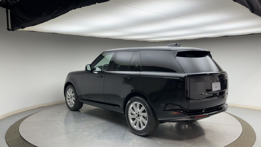 New 2026 Santorini Black Land Rover SE image 4
