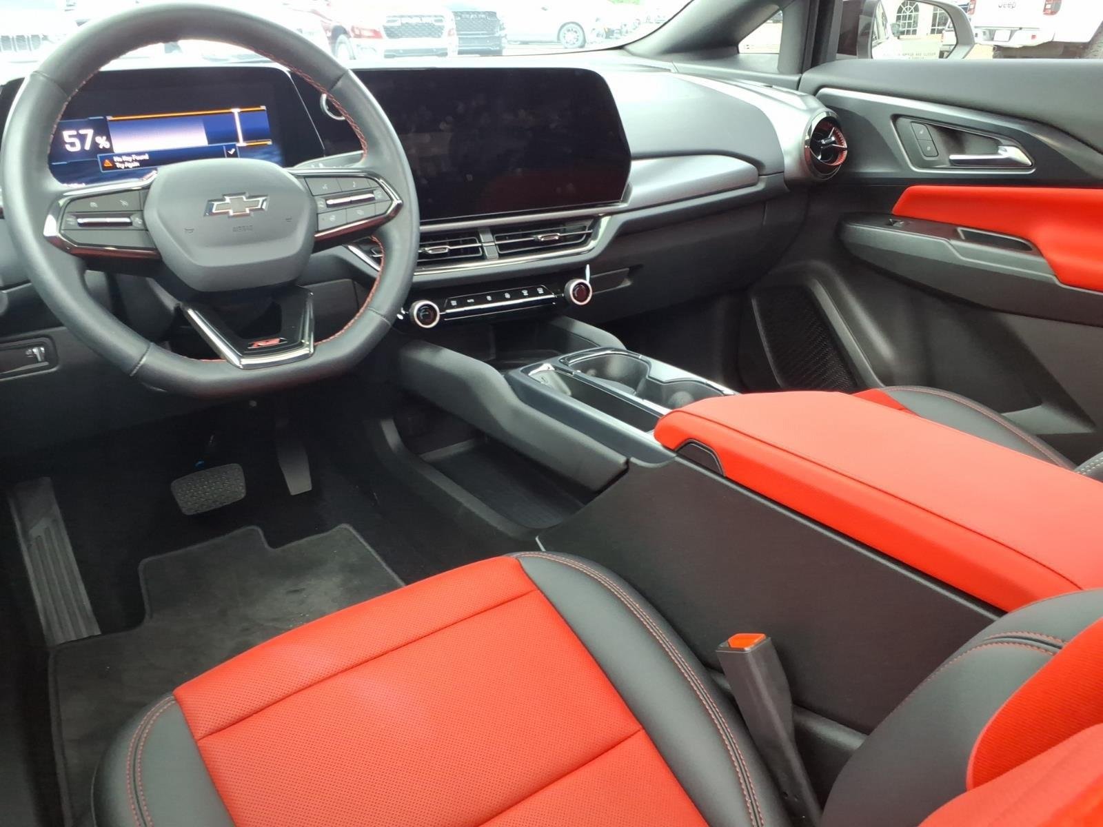 Used 2025 Iridescent Pearl Tricoat Chevrolet RS image 21