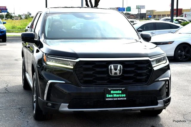 Certified Used 2023 Crystal Black Pearl Honda AWD EX-L 7P image 2