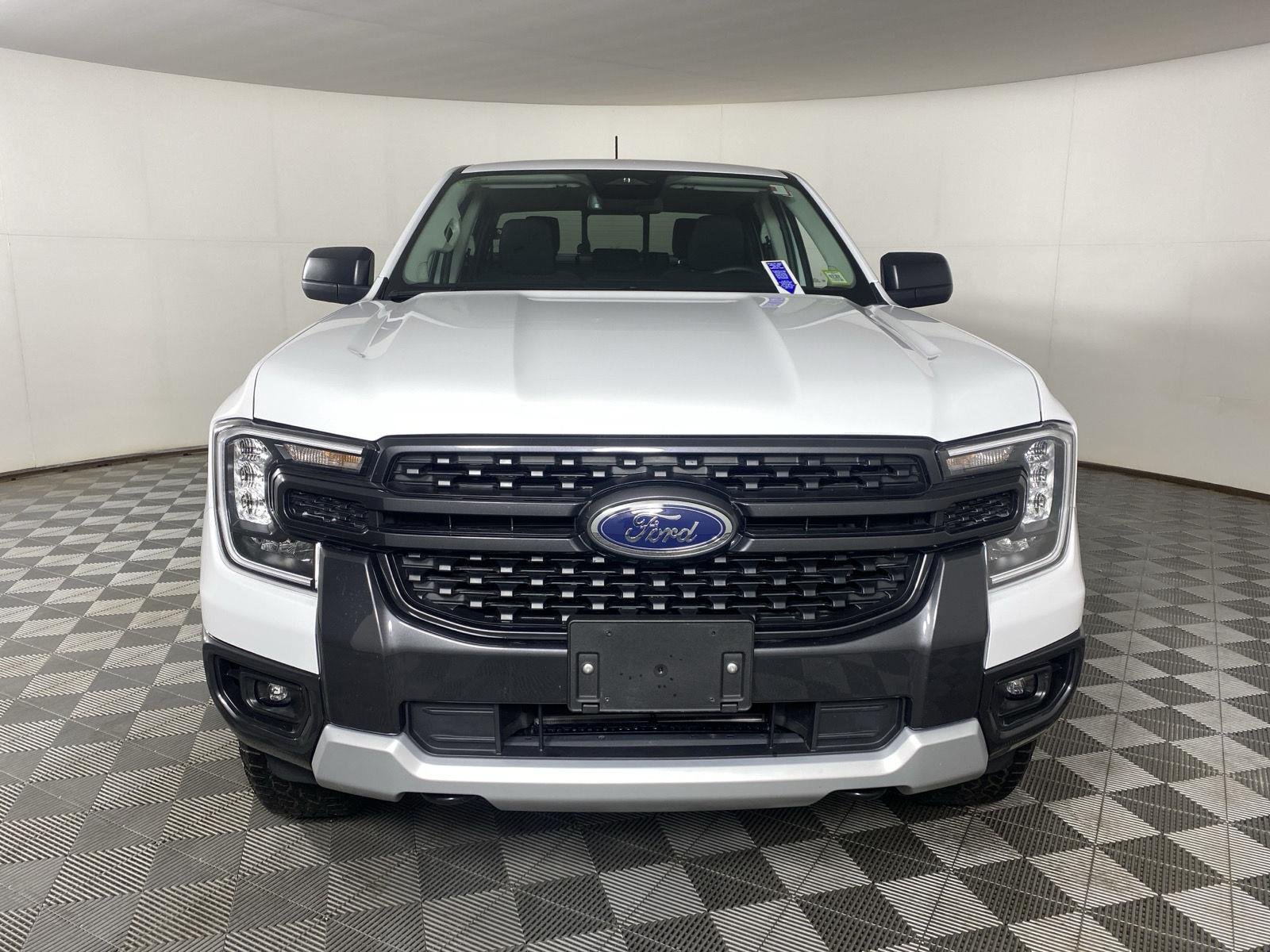 Used 2025 Oxford White Ford XLT image 5