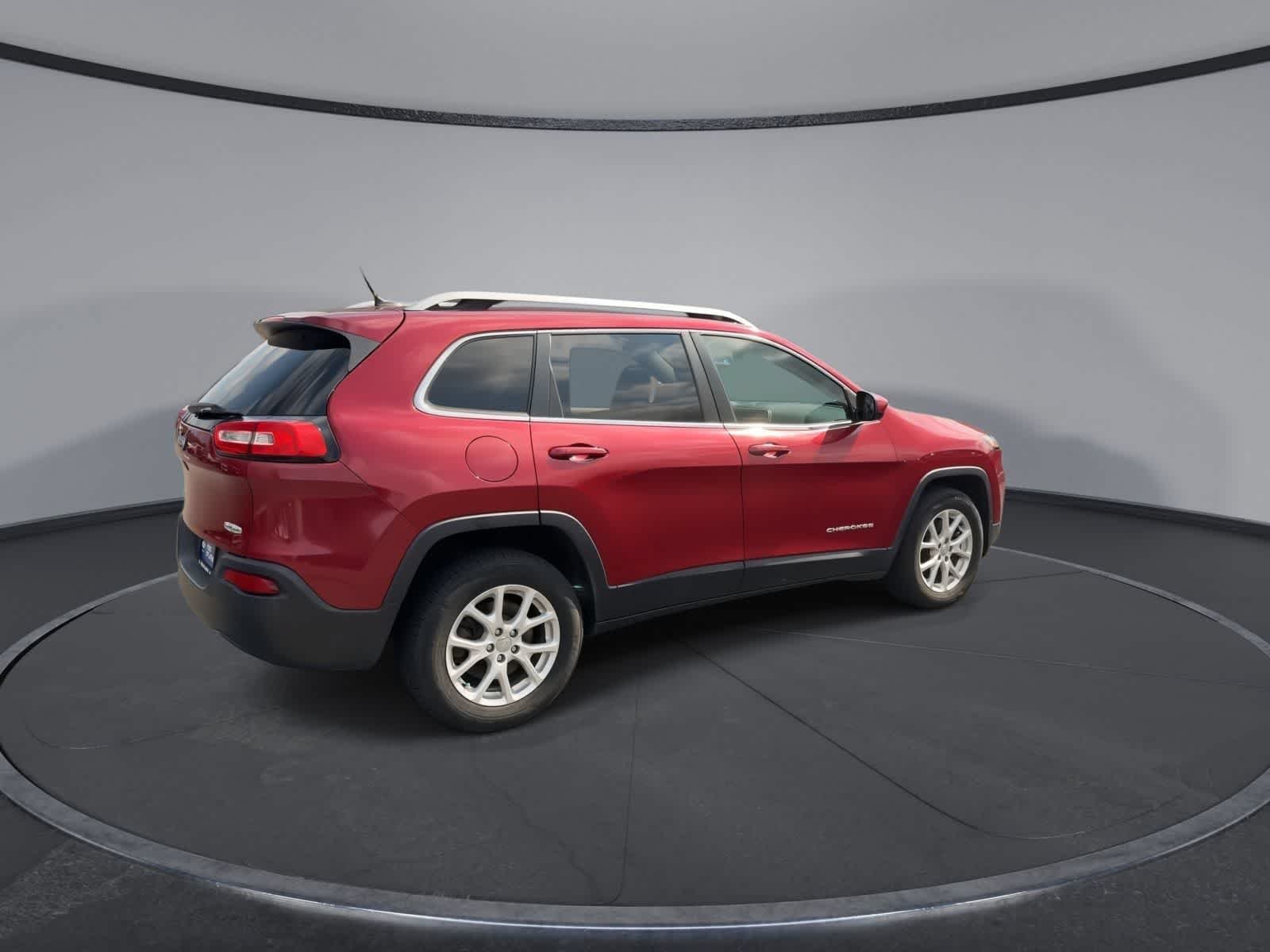 Used 2015 Deep Cherry Red Crystal Pearlcoat Jeep Latitude image 8