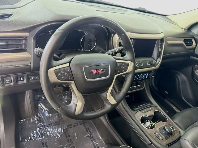 Used 2023 Red GMC Denali image 9