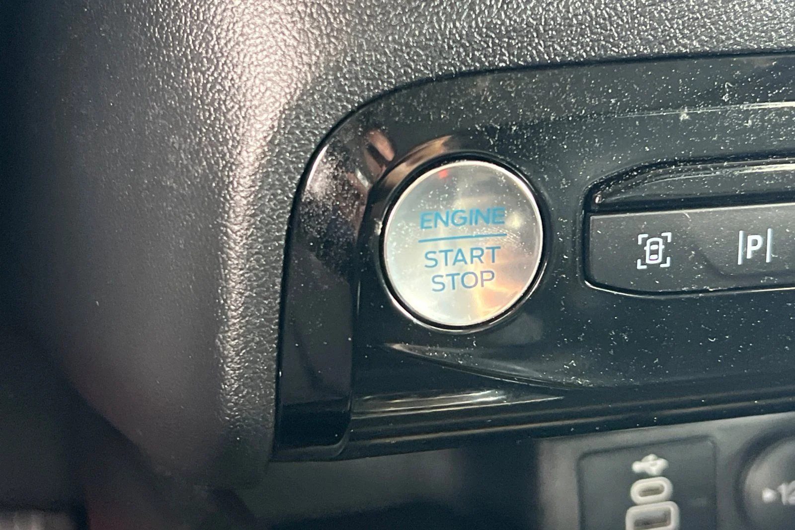 Used 2024 Silver Ford Platinum image 21