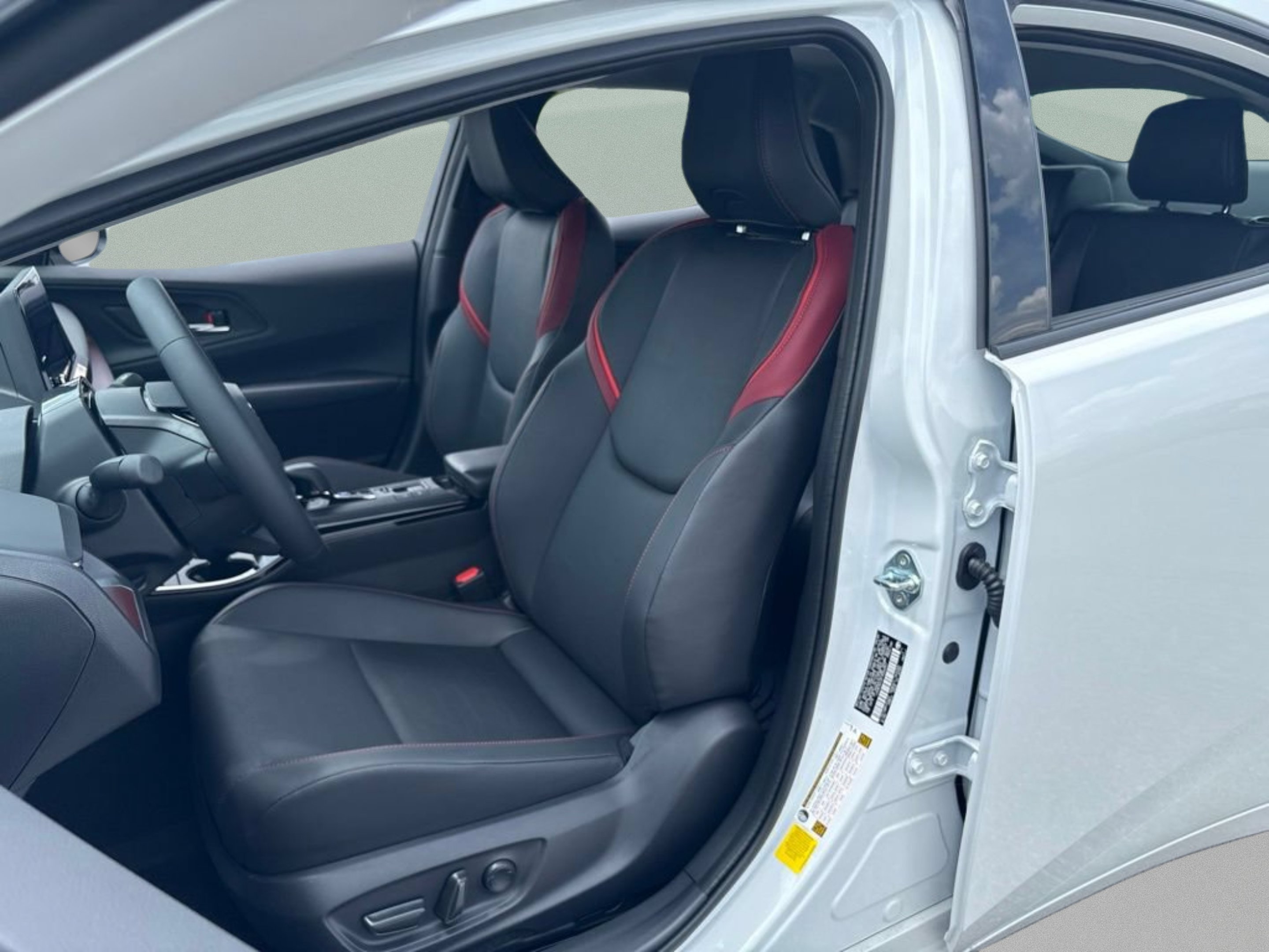 2026 Toyota Prius Plug-in Hybrid XSE - Photo 20