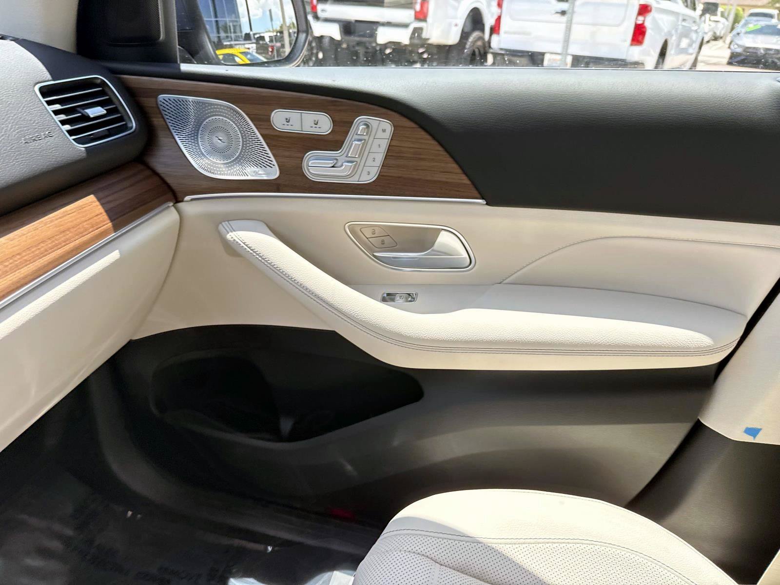 New 2026 Twilight Blue Metallic Mercedes-Benz 350 SUV image 25