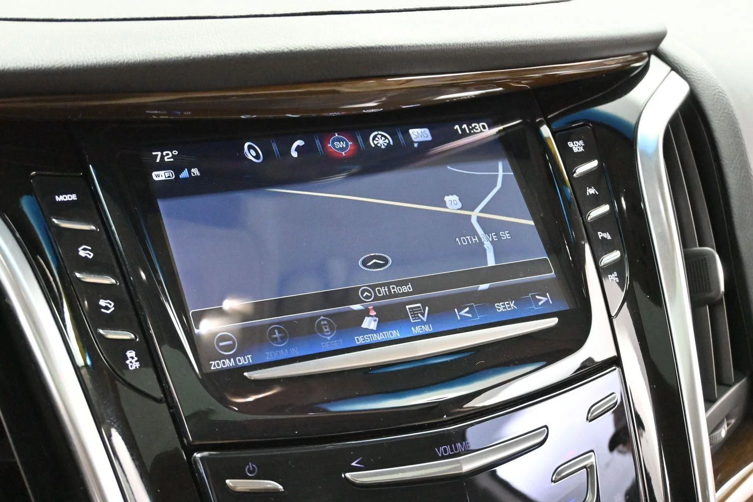 Used 2019 DARK ADRIATIC BLUE METALLIC Cadillac Premium Luxury image 27