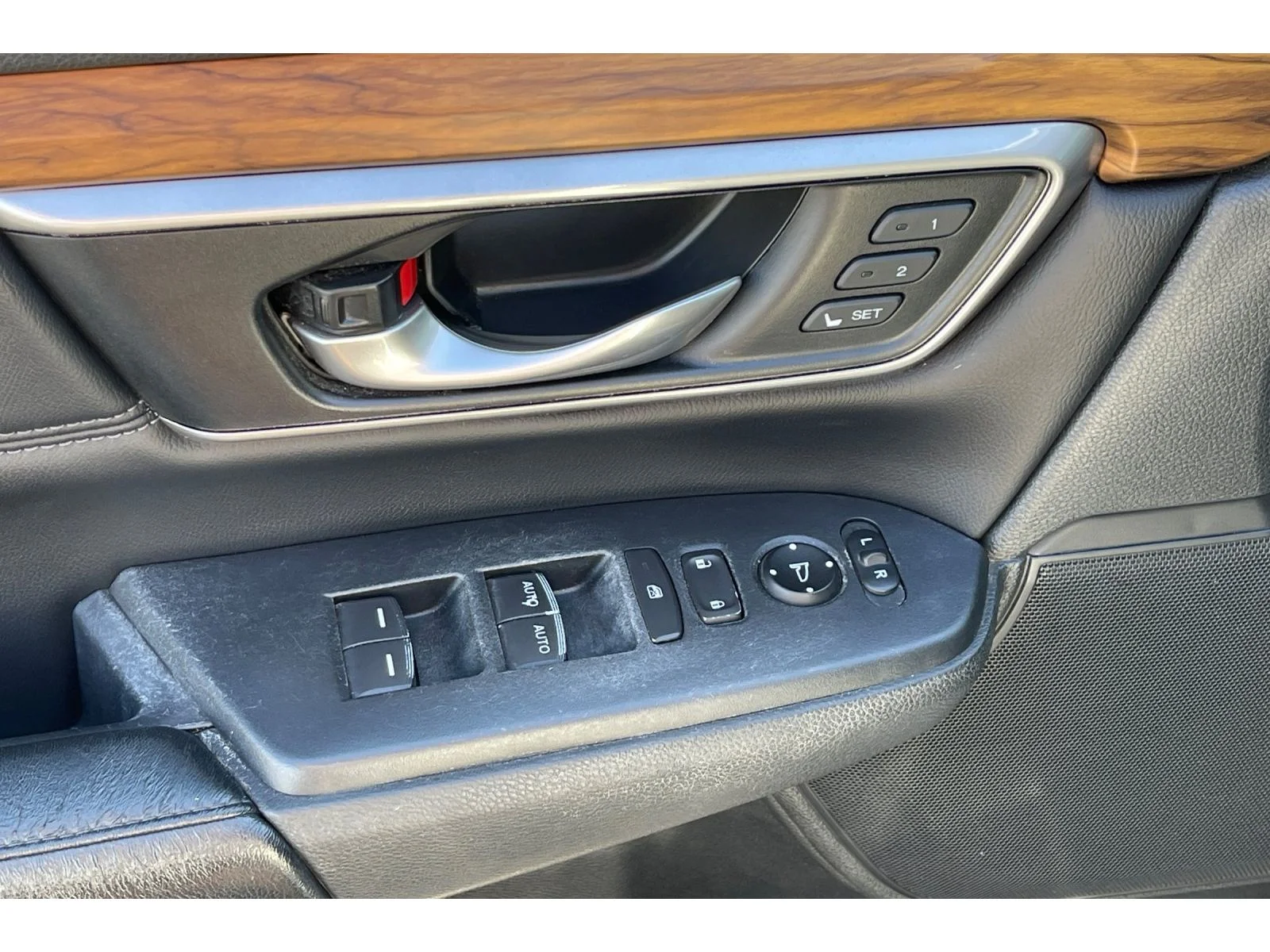 Used 2018 White Diamond Pearl Honda EX-L image 12