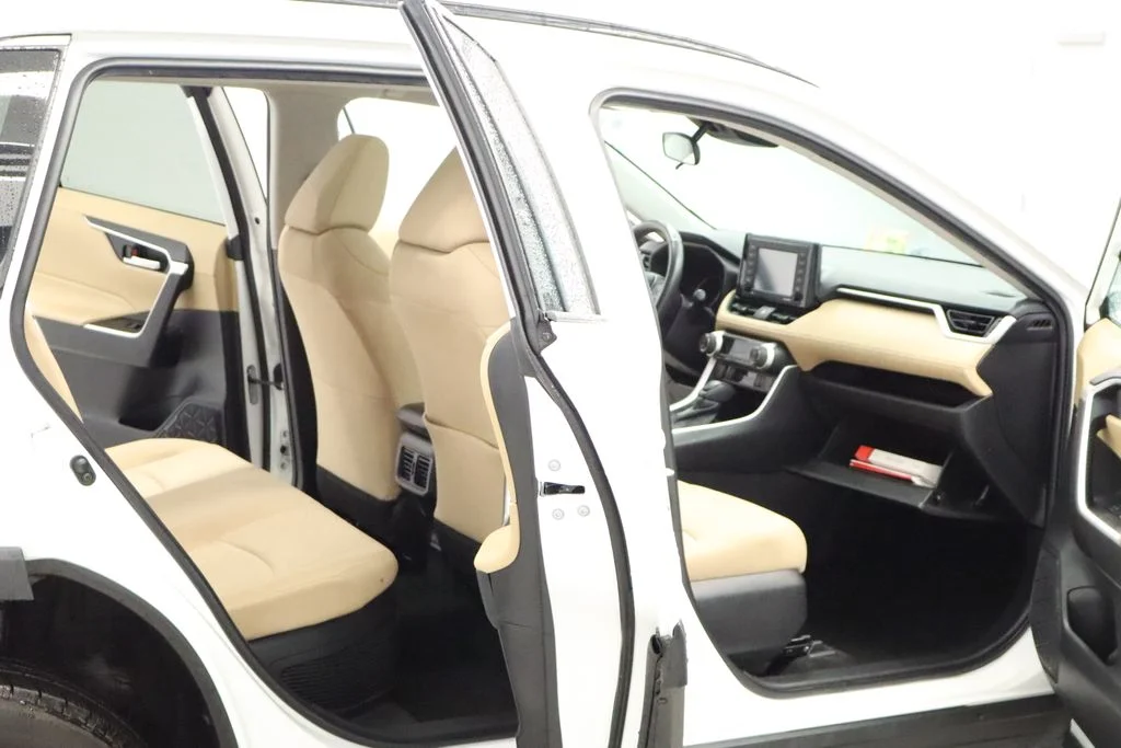 Certified Used 2022 White Toyota XLE image 24
