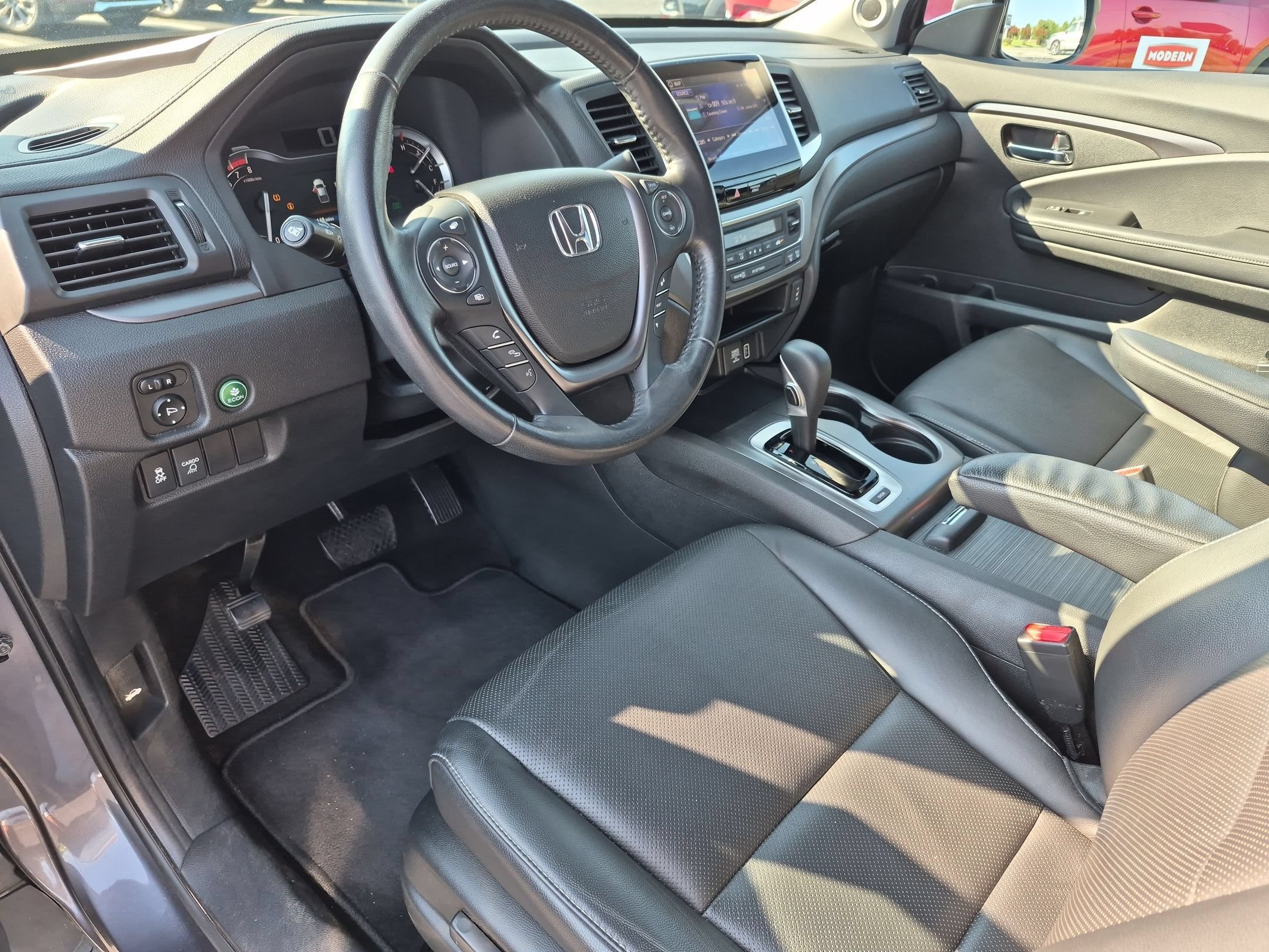 Used 2019 Modern Steel Metallic Honda RTL-T image 17