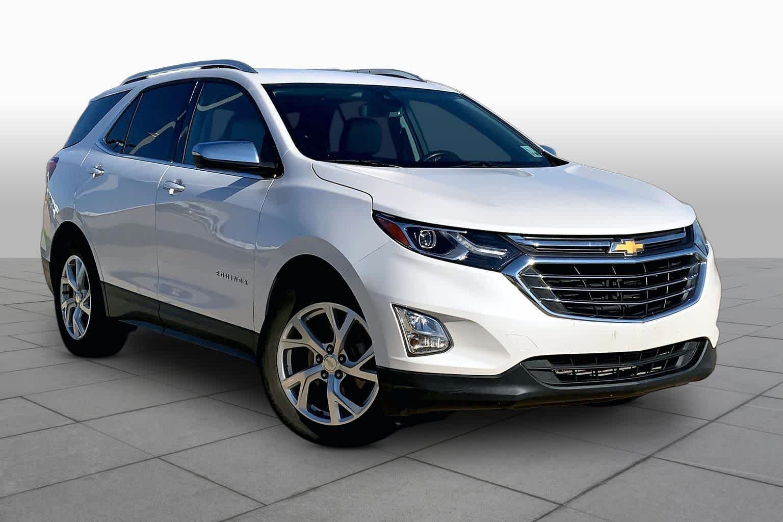 Used 2020 Iridescent Pearl Tricoat Chevrolet Premier image 3
