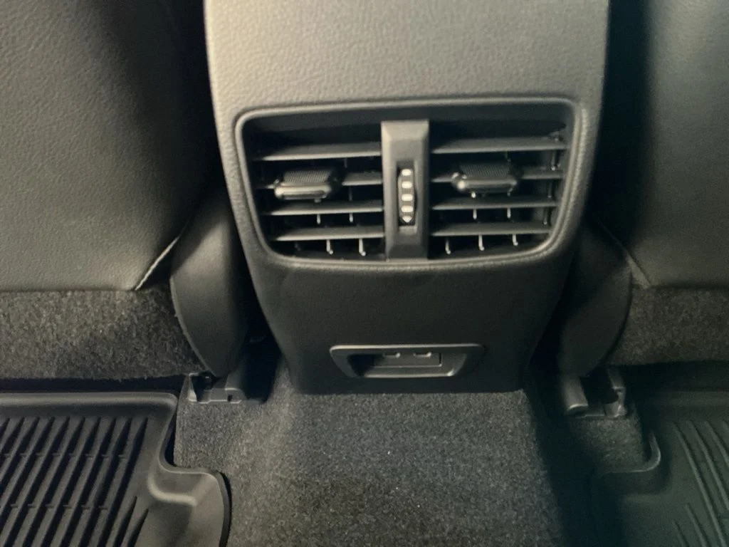 2026 Toyota Corolla Cross XLE - Photo 23