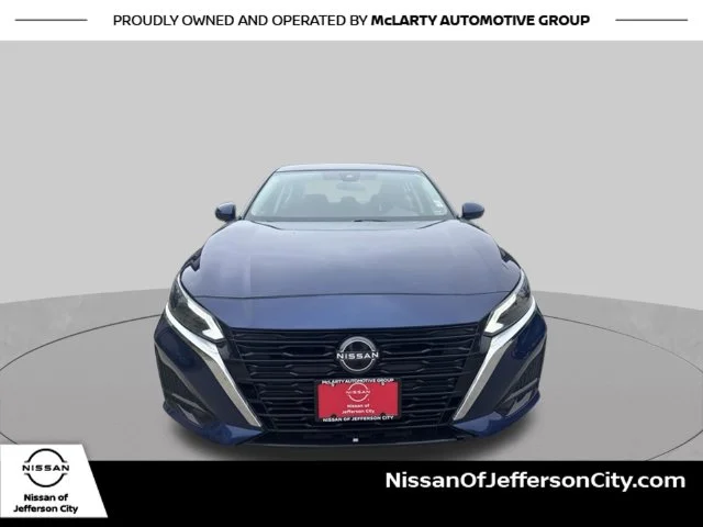 Used 2023 Blue Nissan 2.5 S image 2