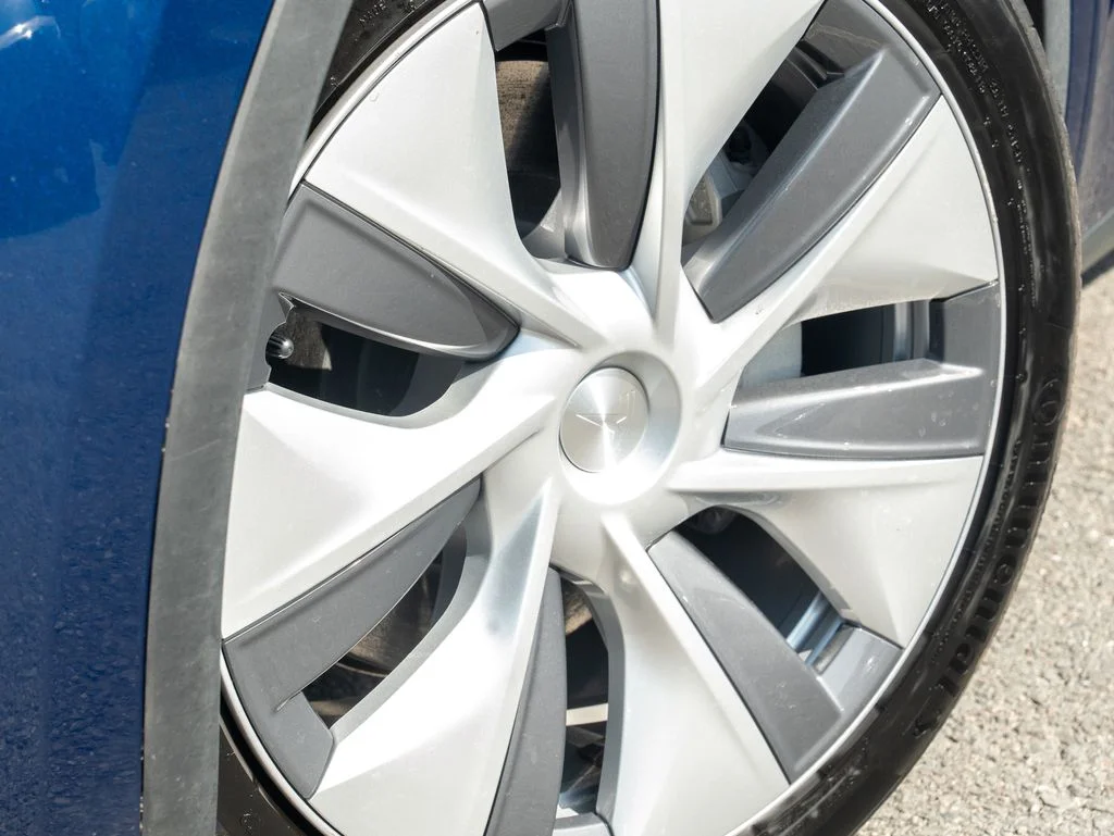 Used 2023 Blue Tesla Long Range image 9