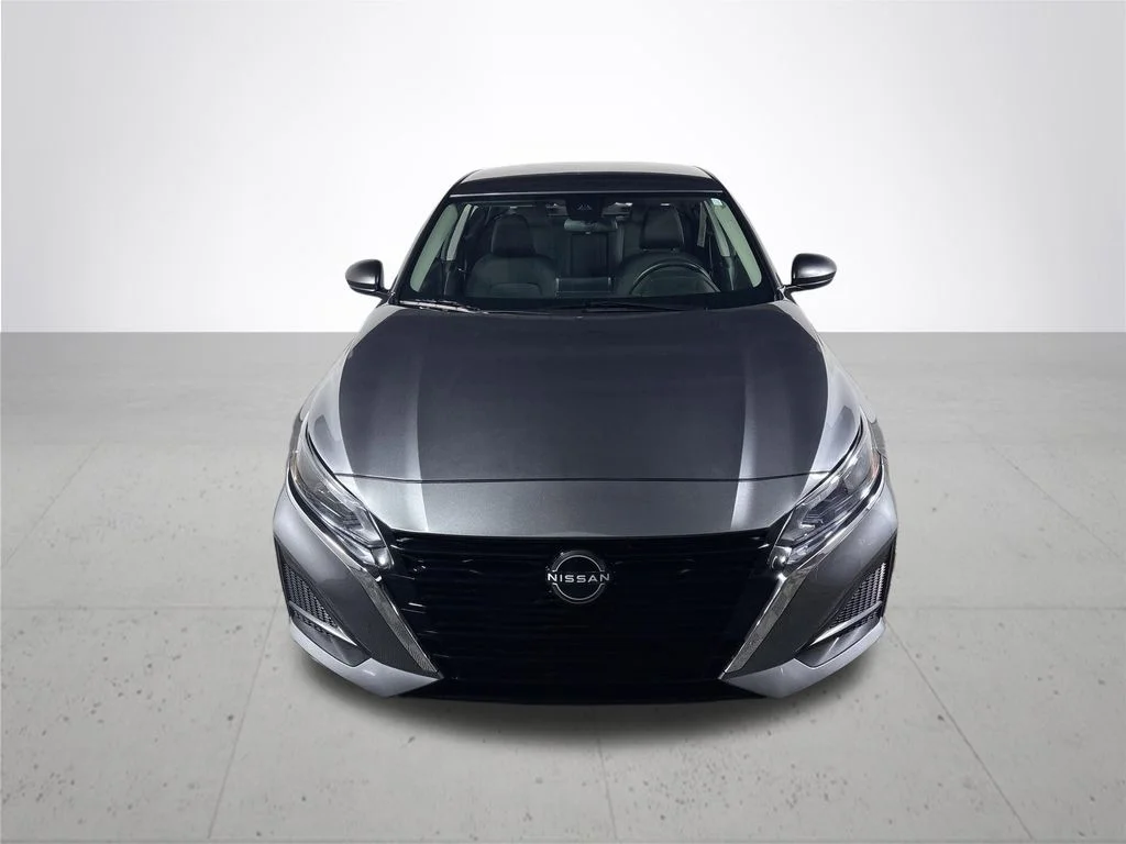 Used 2024 Gray Nissan 2.5 SV image 3