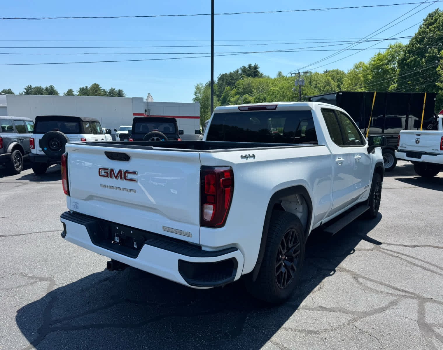 Used 2024 Summit White GMC Elevation image 6