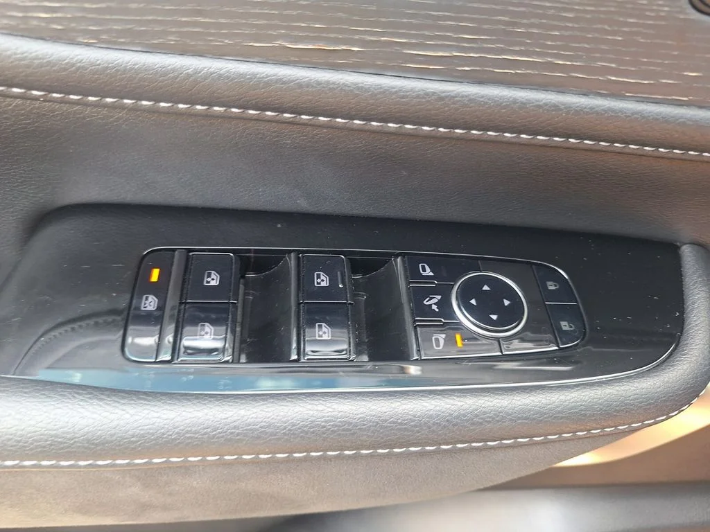 Used 2025 Black INFINITI SENSORY image 20