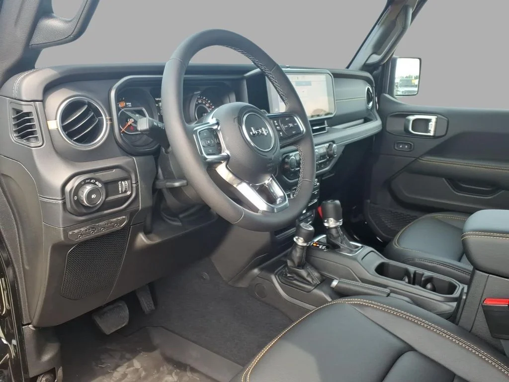New 2026 Black Clear-Coat Exterior Paint Jeep Sahara image 14