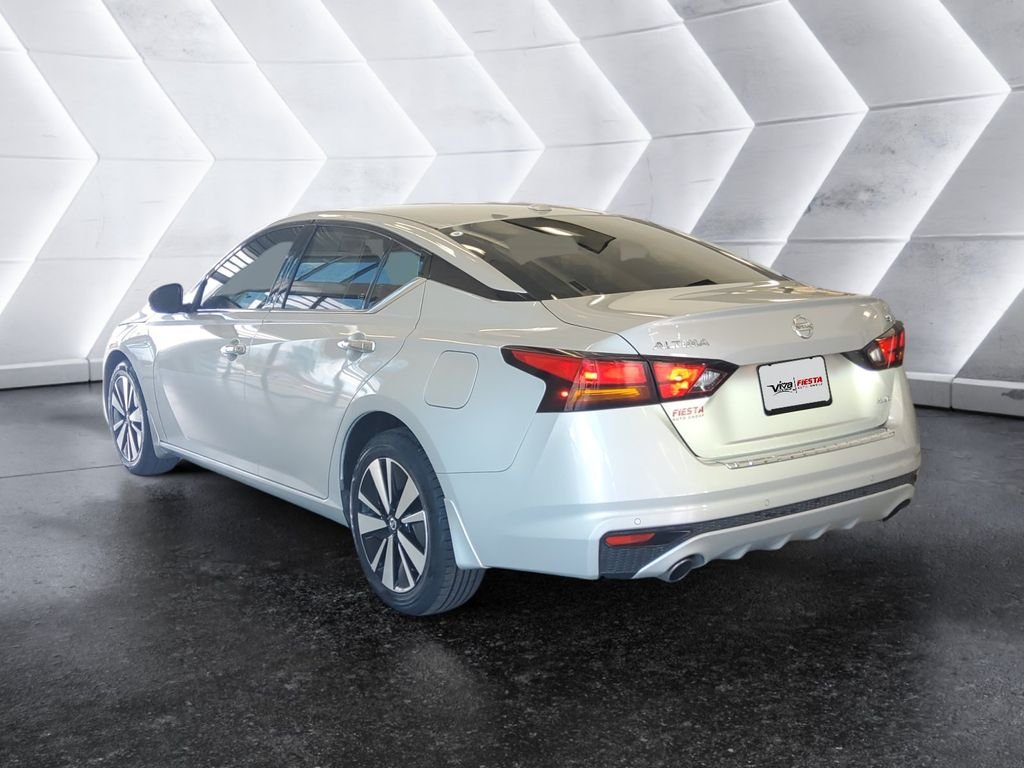 Used 2022 Silver Nissan 2.5 SL image 6