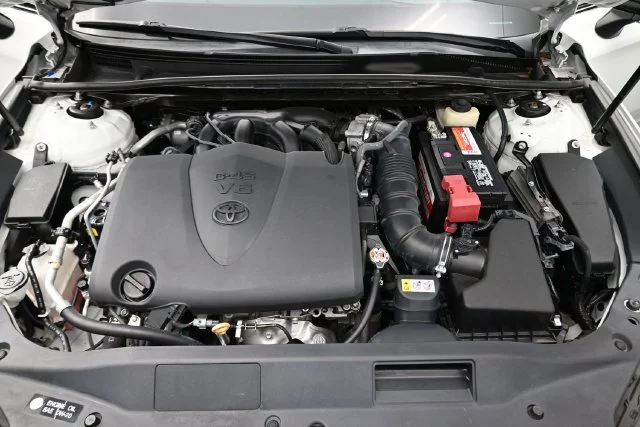 Used 2019 Pearl Toyota Touring image 20