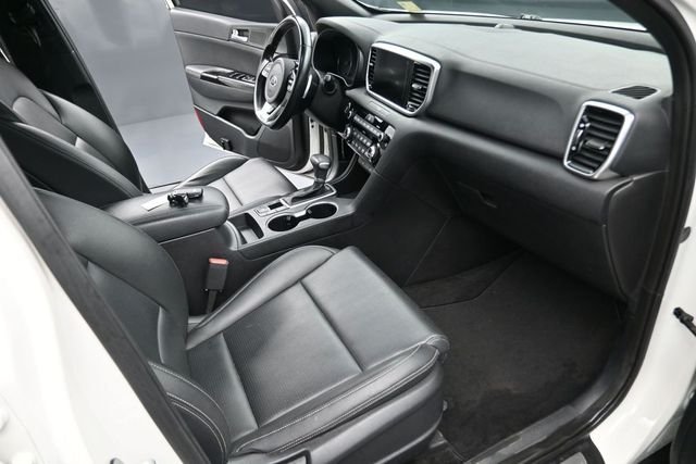 Used 2020 White Kia S image 23