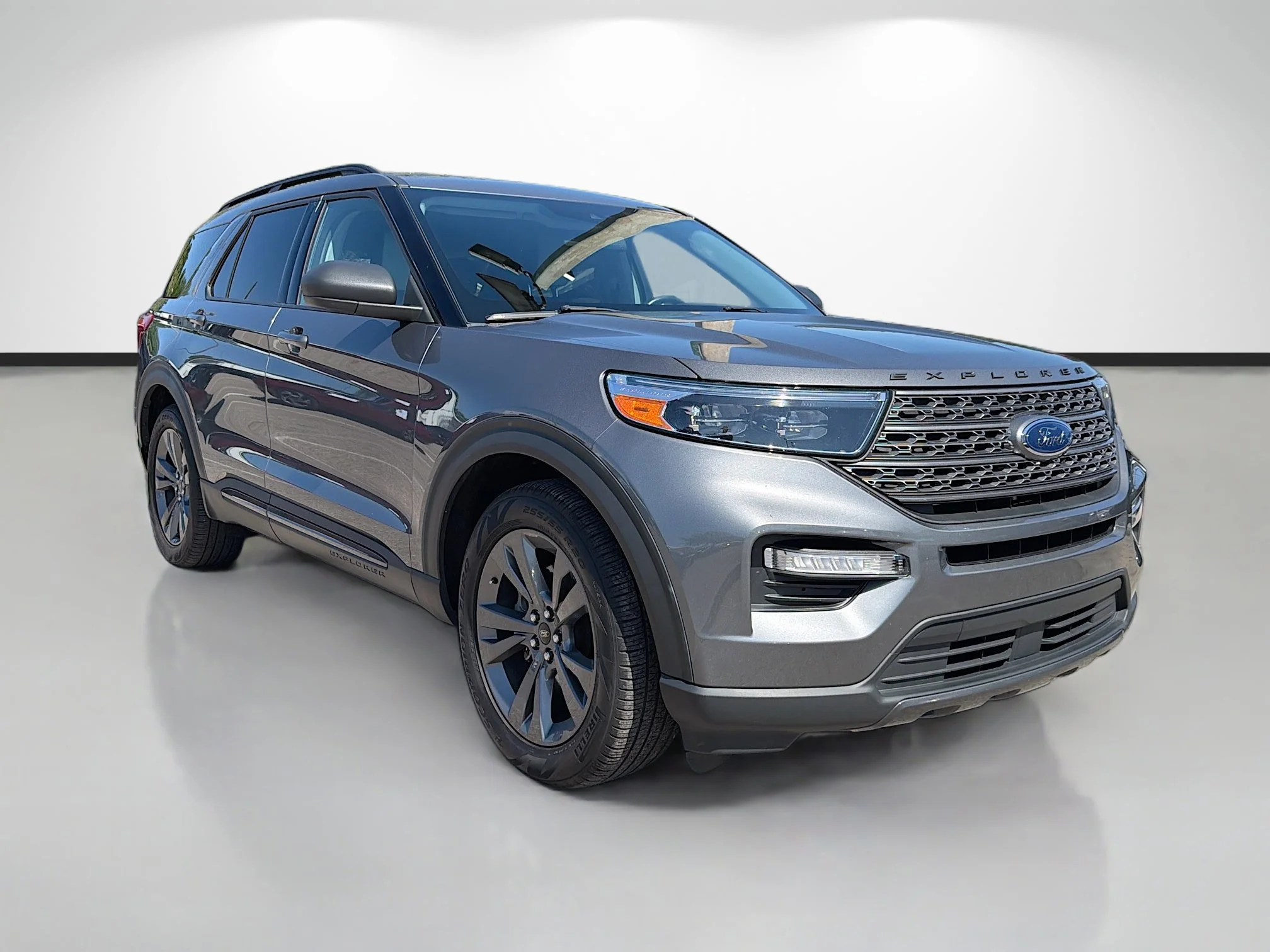 2021 Ford Explorer XLT RWD's photo