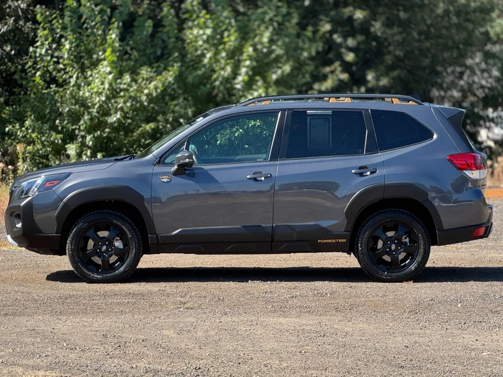 Used 2024 Magnetite Gray Metallic Subaru Wilderness image 4