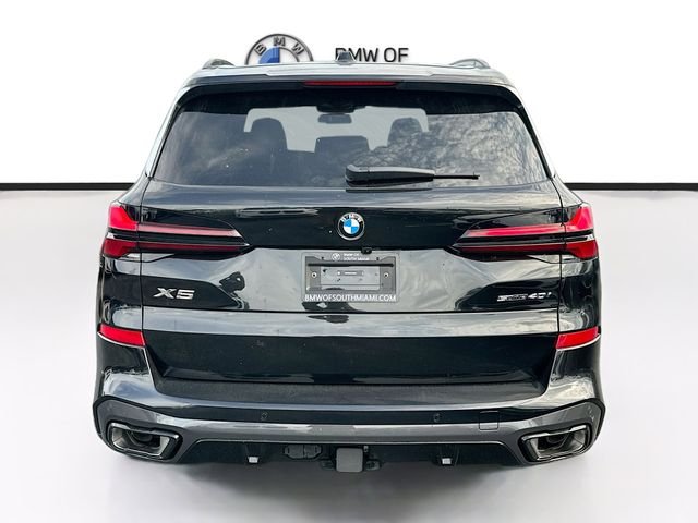 New 2026 Black BMW sDrive40i image 5